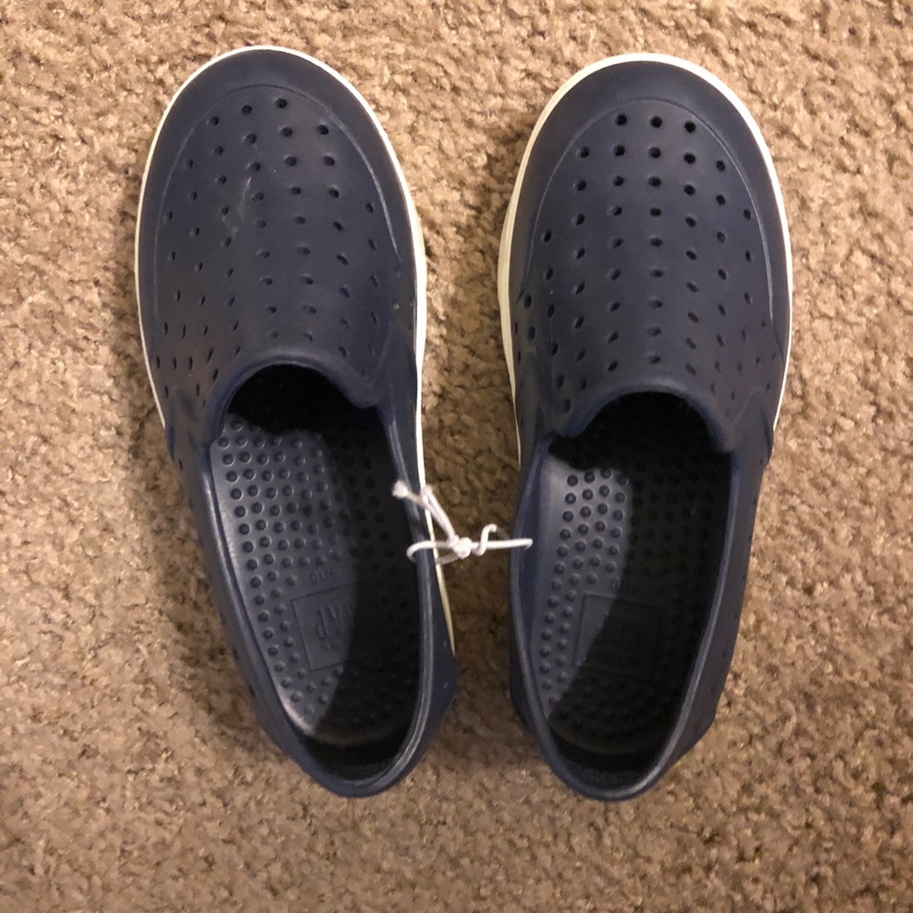 Gap kids navy blue shoes